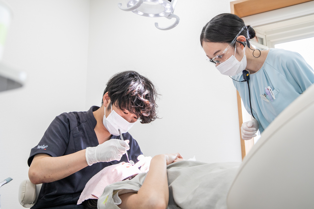 度歯周病（歯周炎）の場合… ルートプレーニング